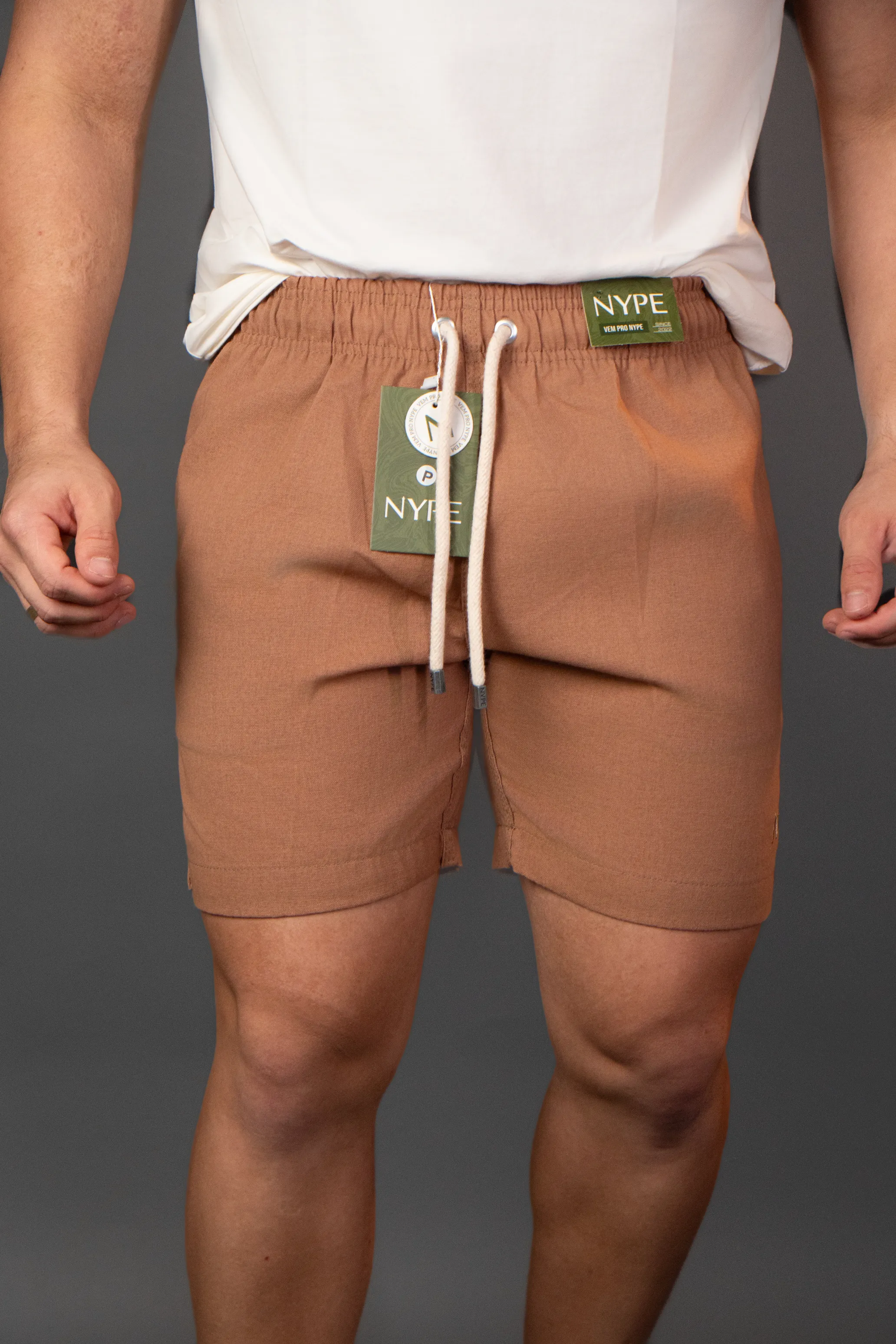 DSC02752-Editar Short Linho NYPE Marrom Terra - Imagem 1
